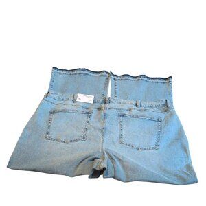 NWT dc Jeans Flare Raw Legs in a 5 Pocket Design Light Wash Button/zip Cotton